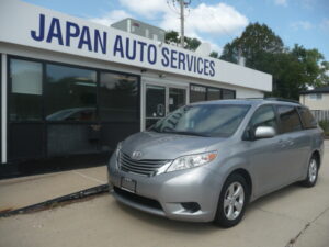 [C2749] 2016 Toyota Sienna LE! Clean Carfax! Sliding Doors! Back Monitor! 8 passangers!