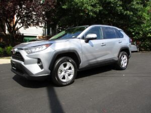 (A634) 2019 TOYOTA RAV4 XLE (SILVER) LOW MILES, ONE OWNER!!