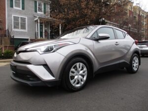 (A746) 2019 TOYOTA C-HR LE (SILVER) ONE OWNER/ CLEAN CARFAX REPORT!!