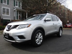 (A734) 2015 NISSAN ROGUE SV (SILVER) CLEAN CARFAX REPORT!!